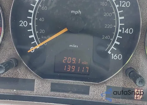 1999 Mercedes-Benz Sl 500 z USA, uszkodzony, nr VIN WDBFA68F2XF173379